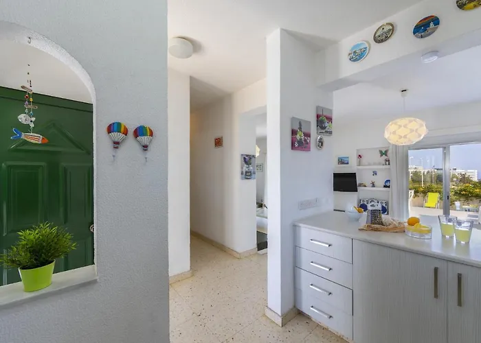 Villa Melis - Charming In Protaras