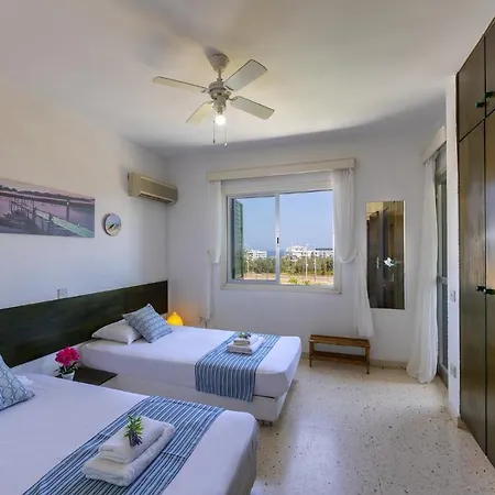 Melis - Charming In Vilă *